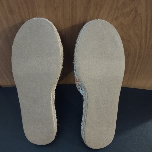 NWOT SERRA SANDALS - Picture 4 of 4